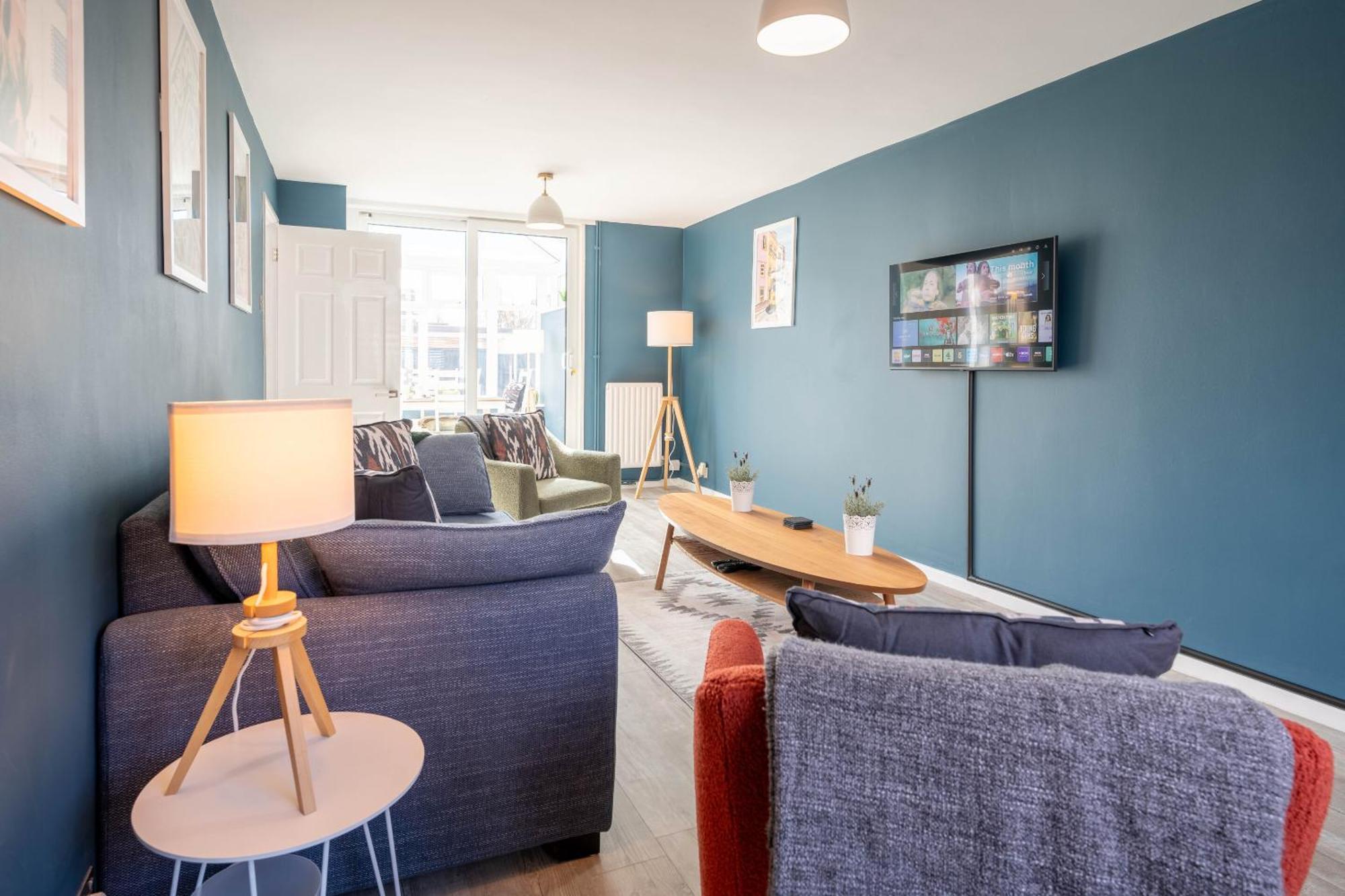 Gatwick Place - 4 Bed 2 Bath Self Contained House With Private Garden Horley Exteriér fotografie