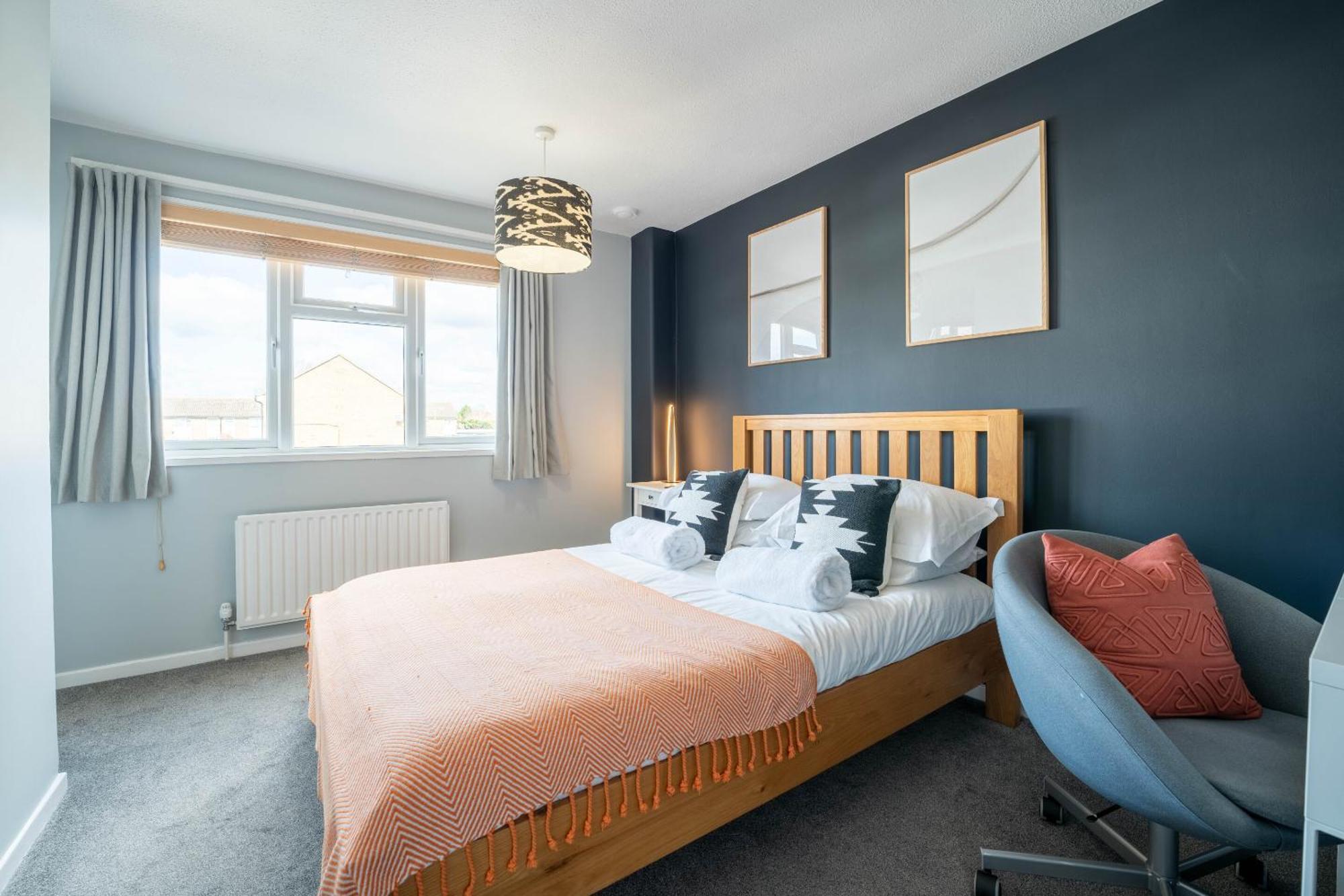 Gatwick Place - 4 Bed 2 Bath Self Contained House With Private Garden Horley Exteriér fotografie
