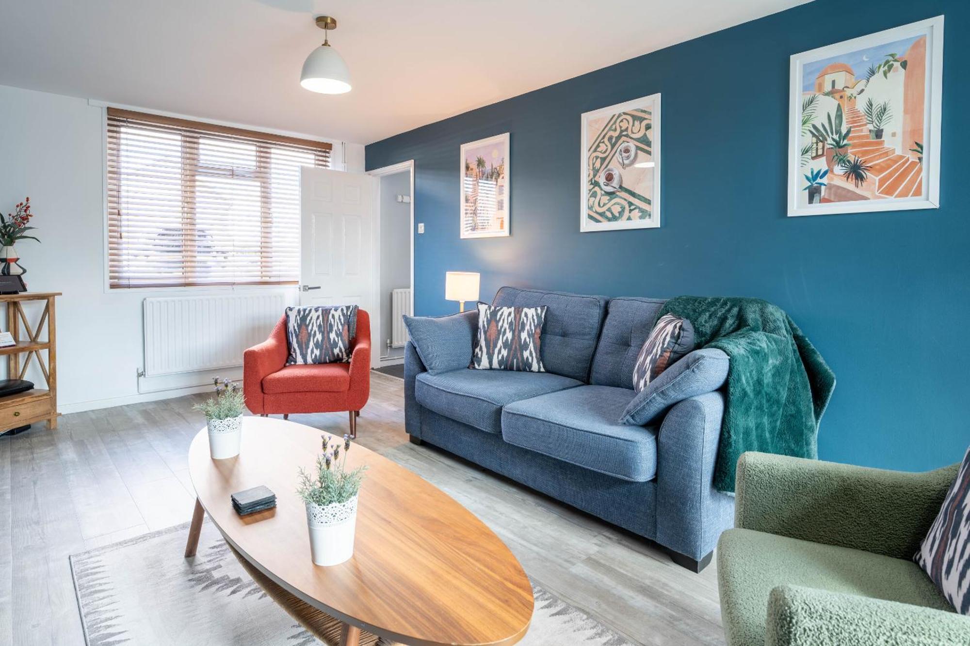 Gatwick Place - 4 Bed 2 Bath Self Contained House With Private Garden Horley Exteriér fotografie