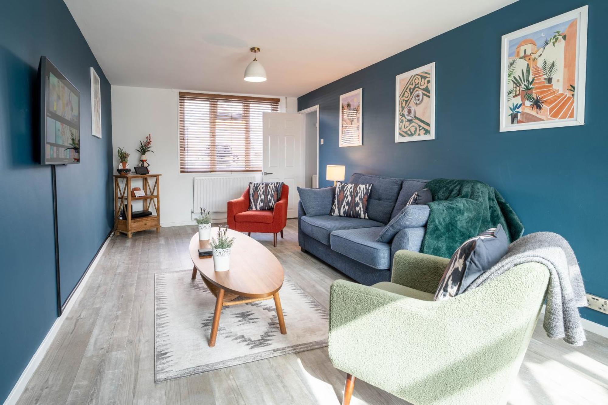 Gatwick Place - 4 Bed 2 Bath Self Contained House With Private Garden Horley Exteriér fotografie